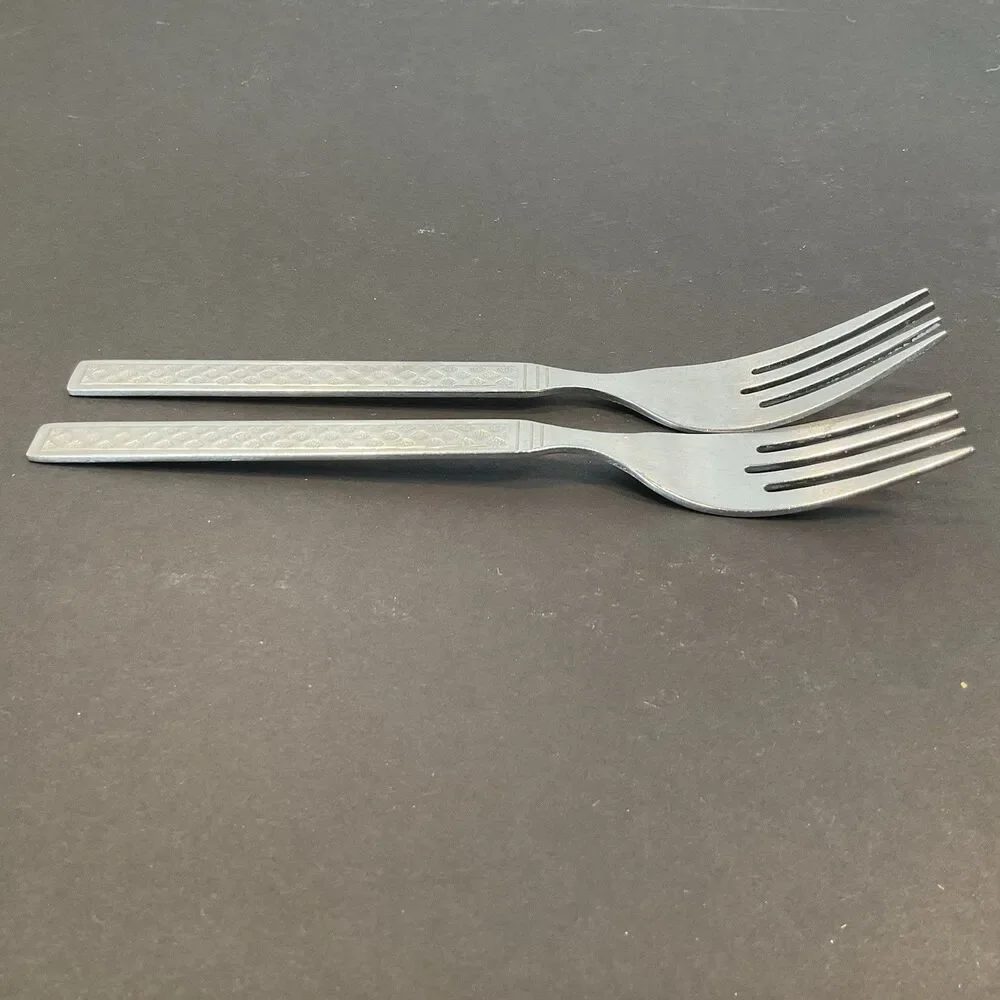Majorca Oneida 1881 Rogers 8 Dinner Forks Flatware Silverware Vintage